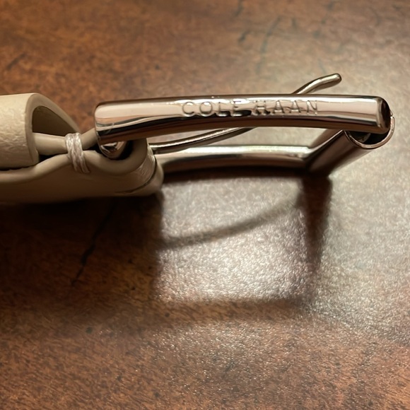 💫Closet Clean Out💫 EUC Cole Haan Leather Belt - Gray/Cream - Picture 4 of 4